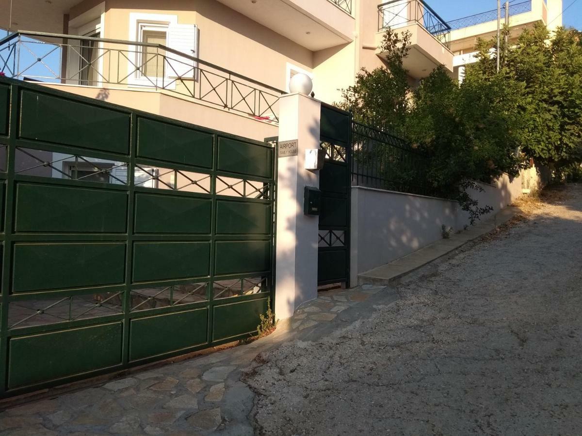 Airport Family House Apartment Artemida  Bagian luar foto